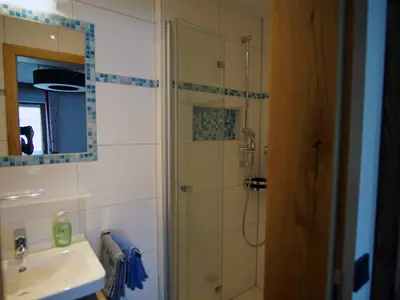 Dreibettzimmer Röhrender Hirsch Badezimmer