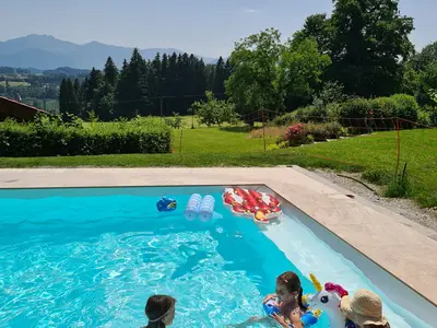 Abkühlung im neuen Pool  ( beheizt)