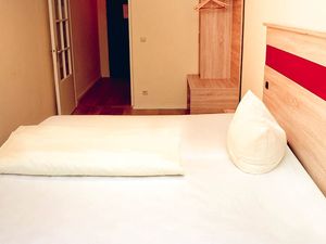 15224925-Mehrbettzimmer-3-Rosenheim (Bayern)-300x225-4