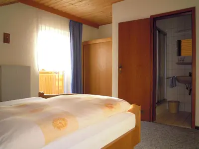 Schlafzimmer mit Bad