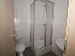 19401925-Mehrbettzimmer-3-Sassnitz-300x225-3