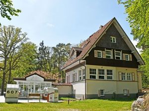 23521901-Mehrbettzimmer-4-Sellin (Ostseebad)-300x225-0