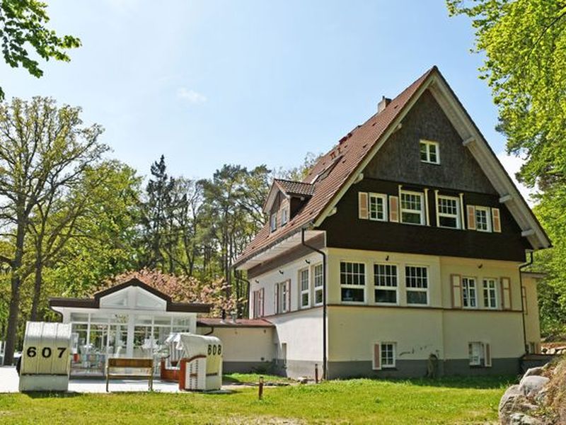 23521899-Mehrbettzimmer-3-Sellin (Ostseebad)-800x600-0