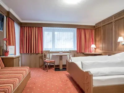 Mehrbettzimmer für 3 Personen (28 m²) in Sölden 9/10