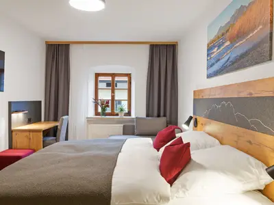 Doppelzimmer Dusche/WC und Schlafcouch