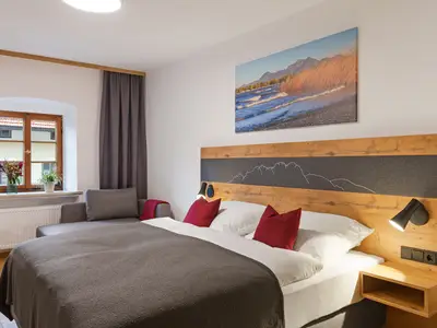 Doppelzimmer Dusche/WC und Schlafcouch