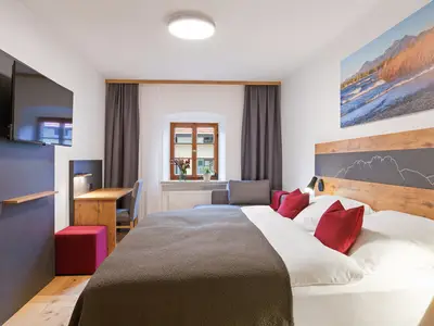 Doppelzimmer Dusche/WC und Schlafcouch