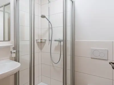 Doppelzimmer Dusche/WC und Schlafcouch