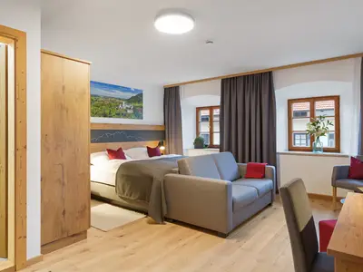 Familienzimmer Dusche/WC und Schlafcouch