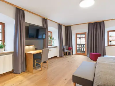 Familienzimmer Dusche/WC mit Schlafsofa und Balkon