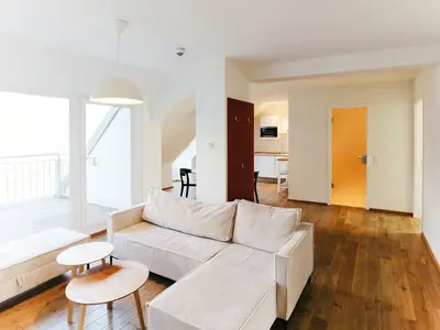 411 Wohnzimmer & Balkon