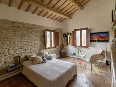 Mehrbettzimmer für 3 Personen (16 m²) in Serra de' Conti 1/10