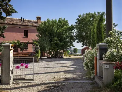 Mehrbettzimmer für 3 Personen (16 m²) in Serra de' Conti 4/10