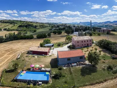 Mehrbettzimmer für 3 Personen (16 m²) in Serra de' Conti 6/10