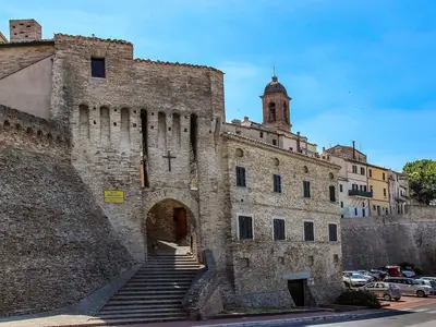 Mehrbettzimmer für 3 Personen (16 m²) in Serra de' Conti 9/10