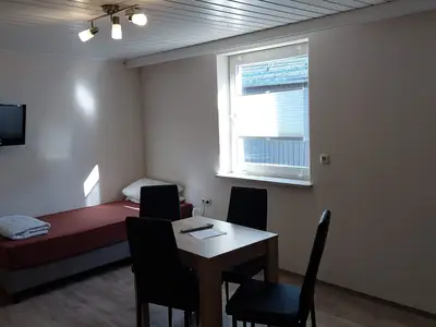 Mehrbettzimmer für 3 Personen in Steinbach am Wald 8/9
