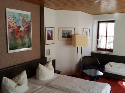 Mehrbettzimmer für 3 Personen (20 m²) in Tauberbischofsheim 3/4