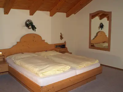 Schlafzimmer 1