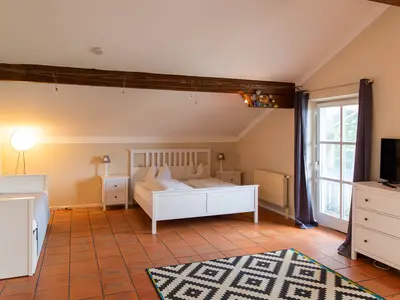 Schlafzimmer/Wohnraum