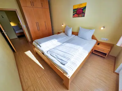 Mehrbettzimmer für 3 Personen in Wörth An Der Donau 4/4