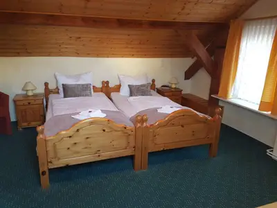 Dreibettzimmer