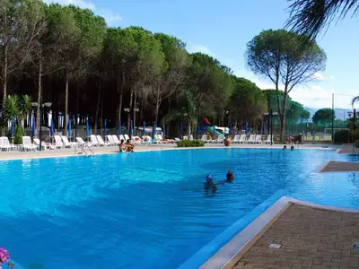 Mobilheim für 4 Personen (24 m²) in Cantinella 1/10