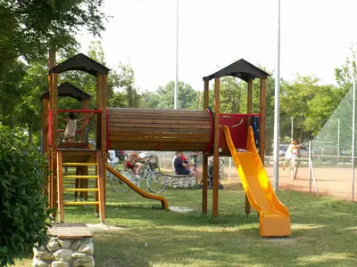 Mobilheim für 5 Personen (28 m²) in Lido Di Dante 9/10
