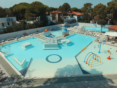 PoolOfHouse