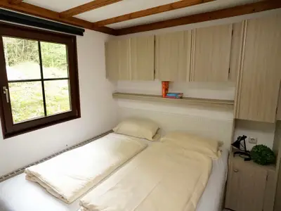 Schlafzimmer mit Doppelbett