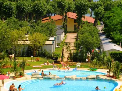 Mobilheim für 5 Personen (22 m²) in Peschiera del Garda 8/10