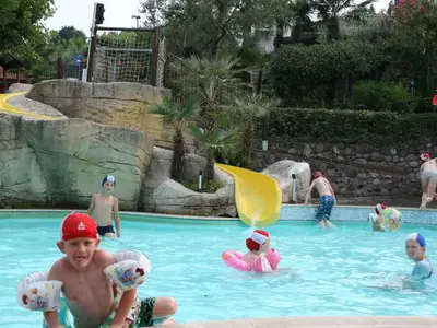 Mobilheim für 5 Personen (25 m²) in San Felice Del Benaco 10/10