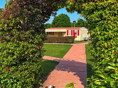 Mobilheim für 6 Personen (33 m²) in Sirmione 2/10