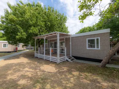 Mobilheim für 6 Personen (33 m²) in Sirmione 3/10