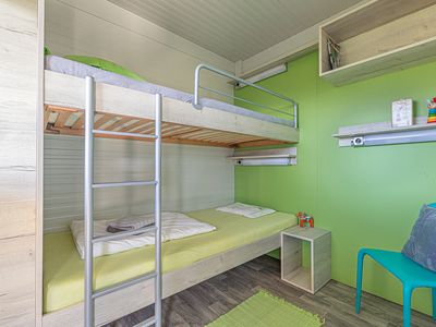 Schlafzimmer mit Etagenbetten ideal für Kinder