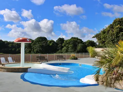 PoolOfHouse