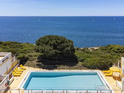 PoolOfHouse
