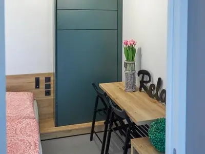 Schlafzimmer mit Schrank
