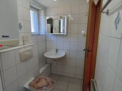 Bad mit WC und Dusche