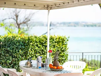 Mobilheim für 6 Personen (32 m²) in Peschiera del Garda 3/10