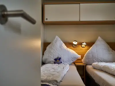 Schlafzimmer mit 2 Einzelbetten