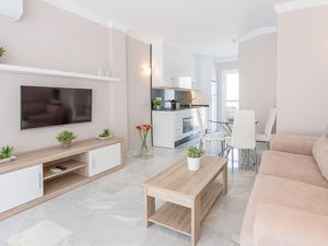 23706611-Reihenhaus-5-Marbella-300x225-1