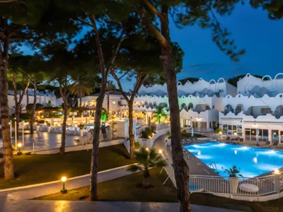 Resort bei Nacht