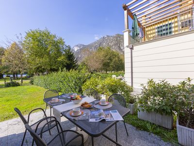 Genießen Sie das Abendessen in der Abendsonne