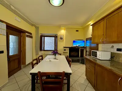 Küche und Essbereich