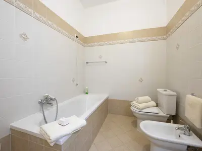 Badezimmer mit Badewanne