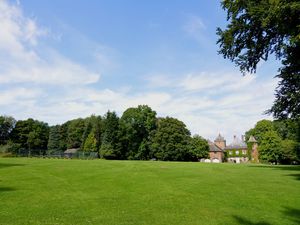 Schloss für 10 Personen (200 m&sup2;) in Bastogne