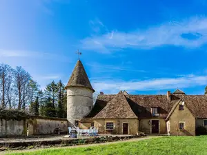 Schloss für 9 Personen (350 m²) in Le Veurdre