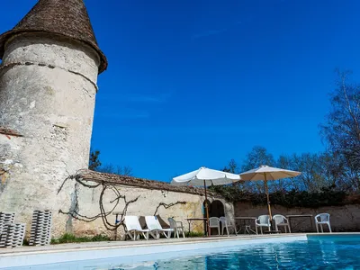 PoolOfHouse