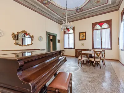 DiningRoom