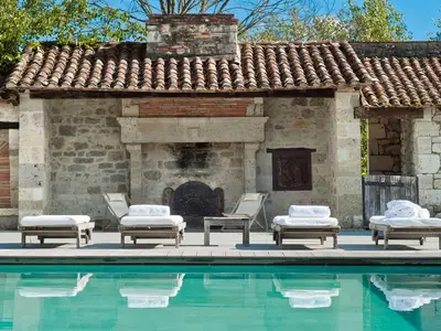 PoolOfHouse